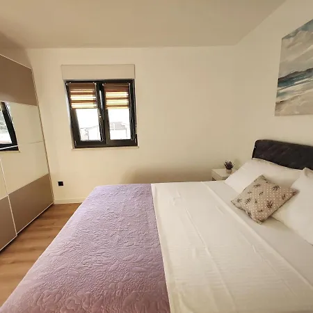 Apartment D&m Delux 1 Kastela