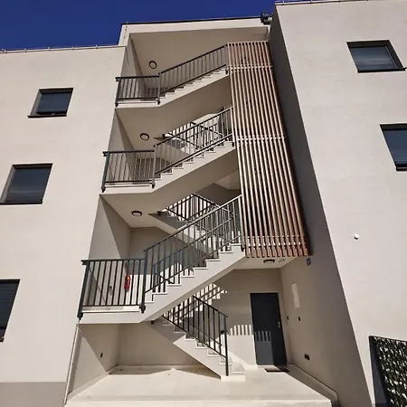 Apartment D&m Delux 1 *